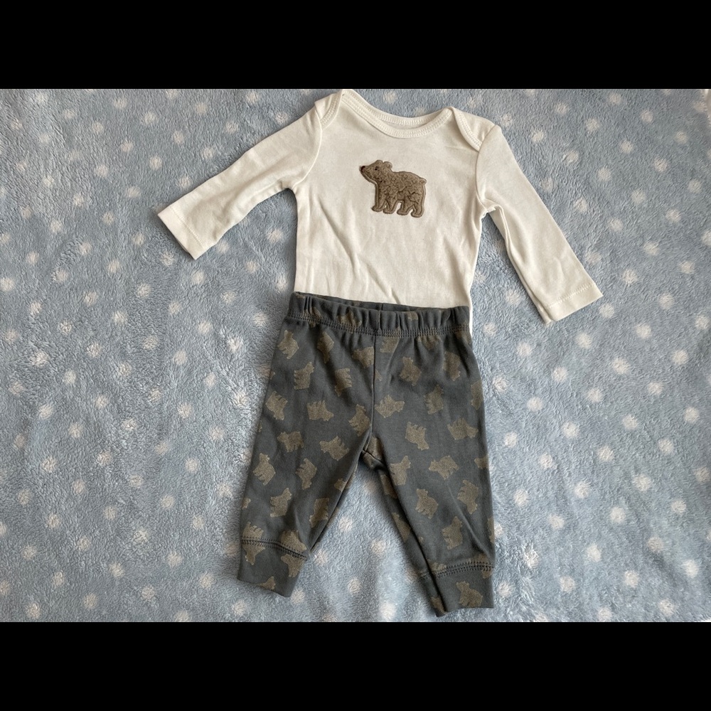 Carter’s 3 months 2 piece set gender neutral
